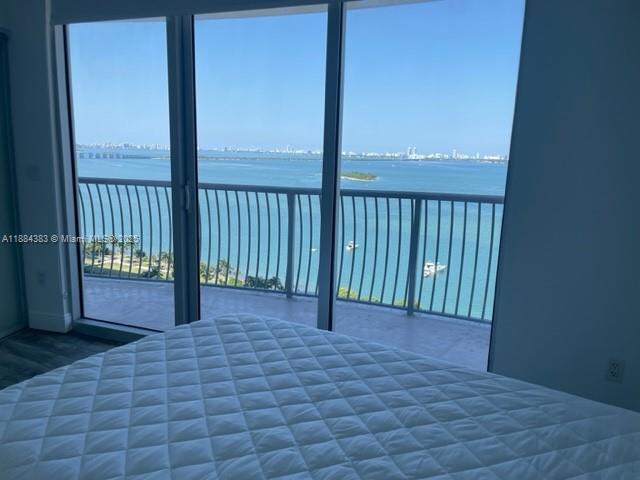 image Opera Tower Condo12