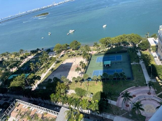 image Opera Tower Condo15