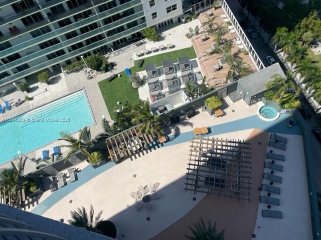 image Opera Tower Condo16