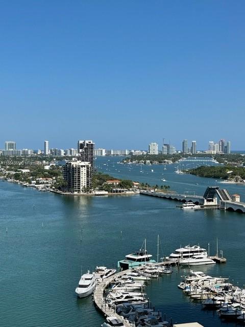 image Opera Tower Condo17