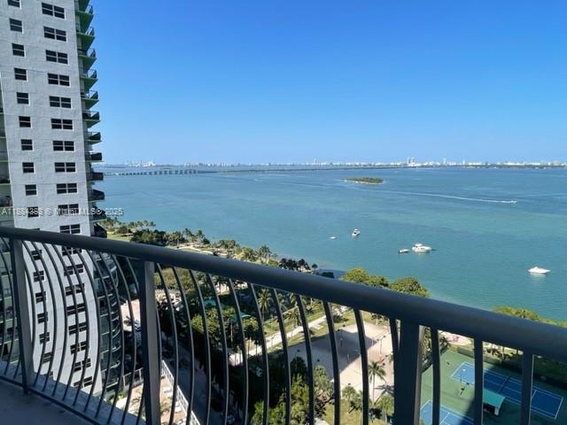 image Opera Tower Condo18