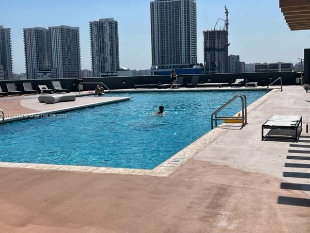 image Opera Tower Condo27