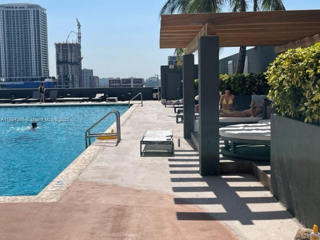 image Opera Tower Condo28