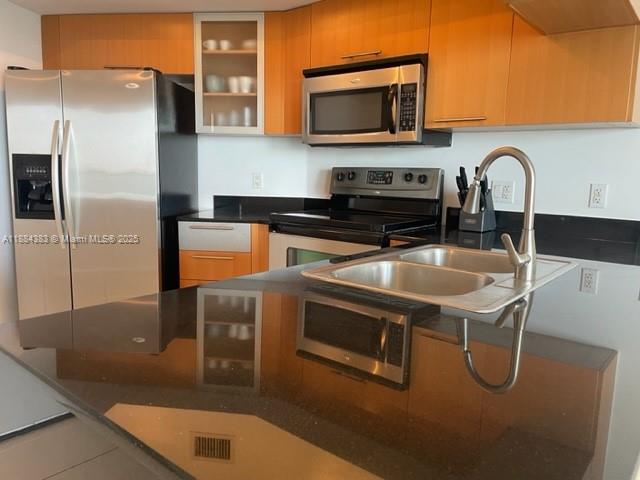 image Opera Tower Condo2