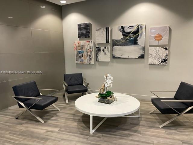 image Opera Tower Condo31