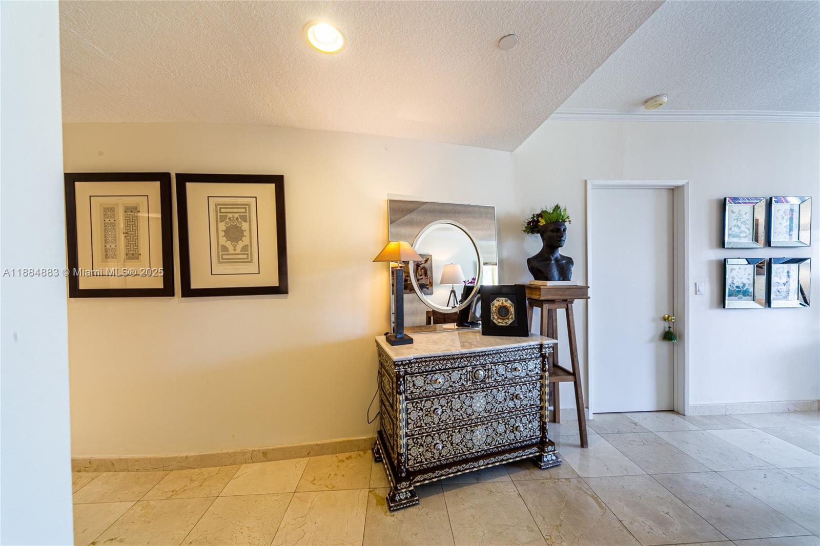 707 Crandon Blvd #408 Key Biscayne, FL 33149