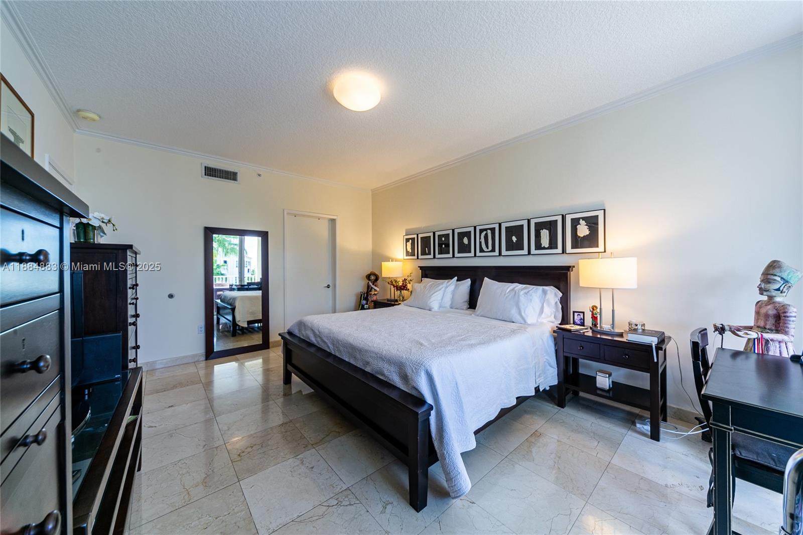 707 Crandon Blvd #408 Key Biscayne, FL 33149