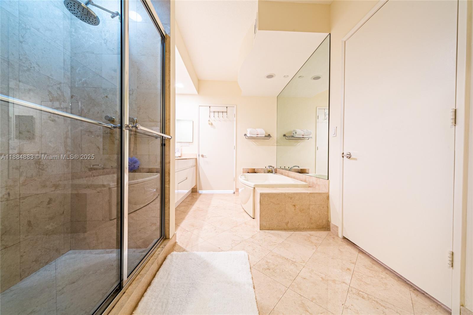 707 Crandon Blvd #408 Key Biscayne, FL 33149