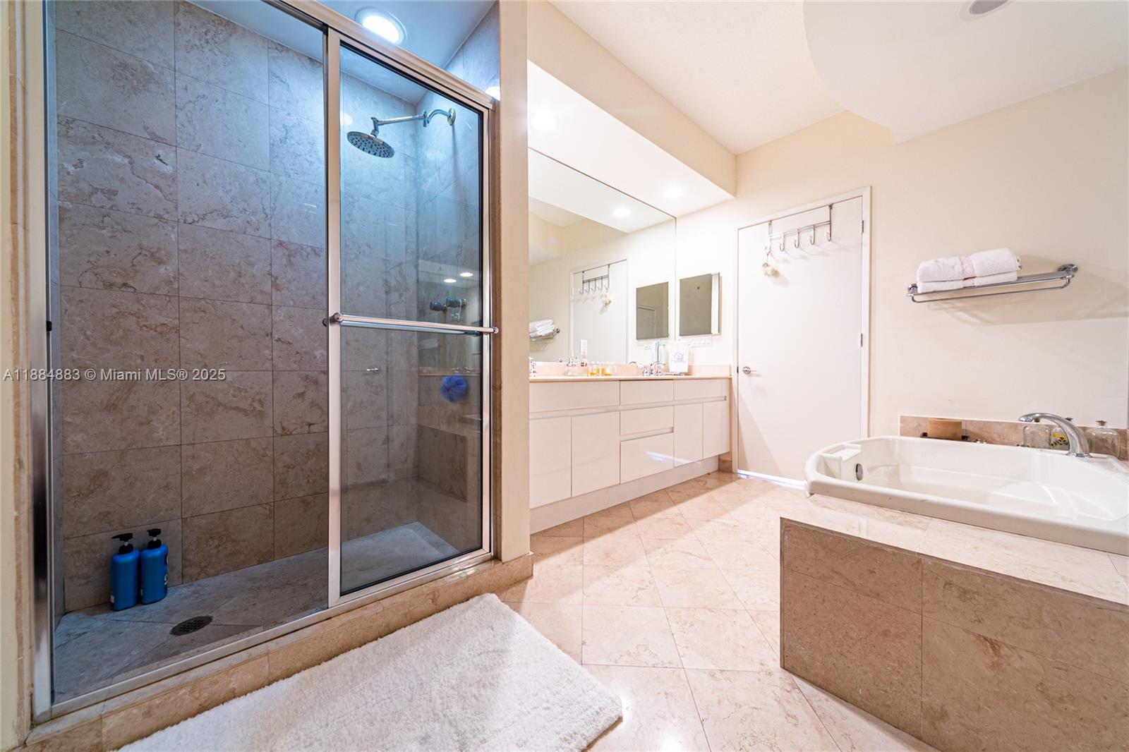 707 Crandon Blvd #408 Key Biscayne, FL 33149