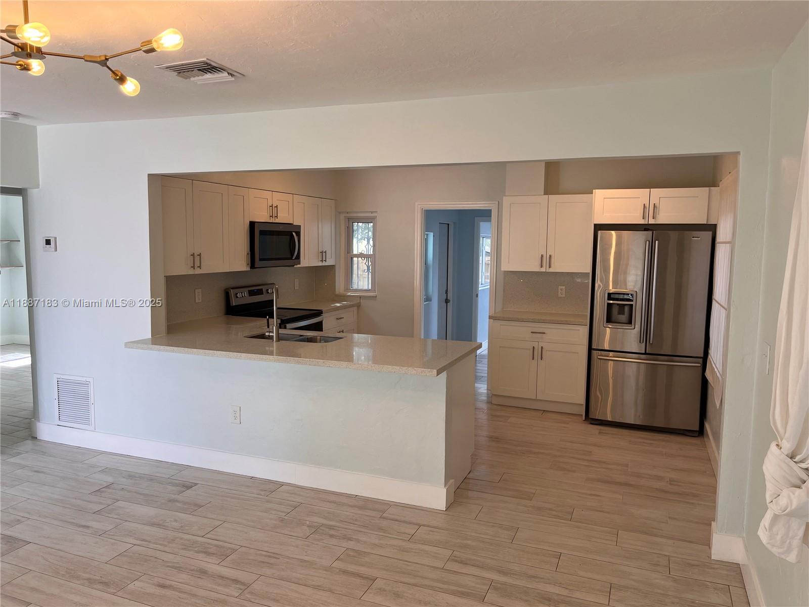 1860 NW 52th St