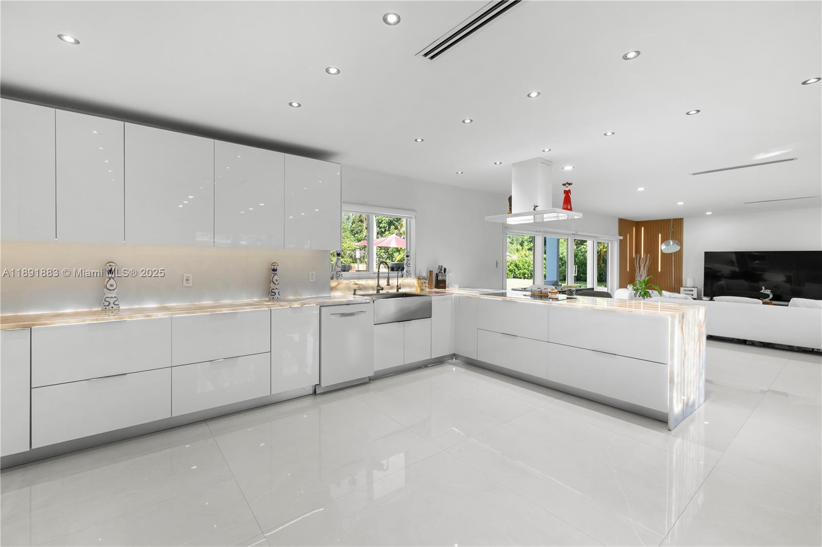 7150 SW 77th Pl Miami, FL 33143