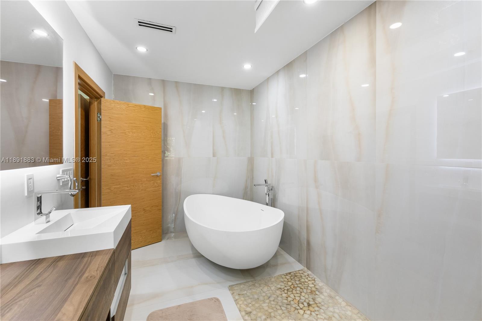 7150 SW 77th Pl Miami, FL 33143