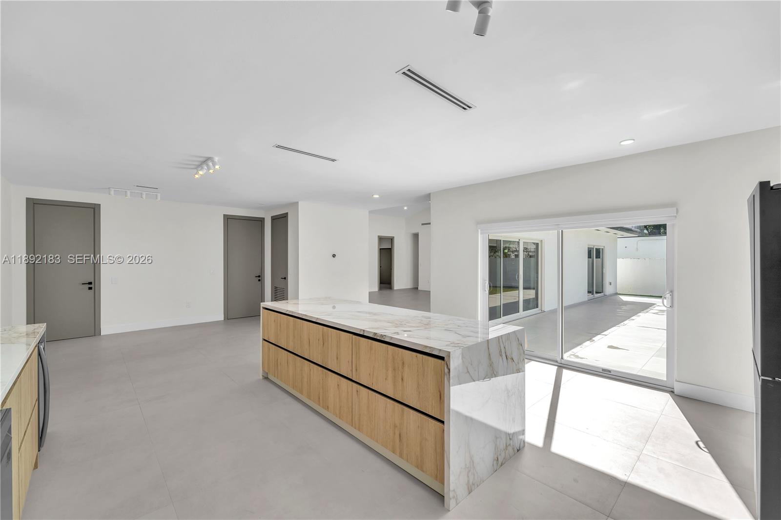 1200 SW 23rd Ct Miami, FL 33135