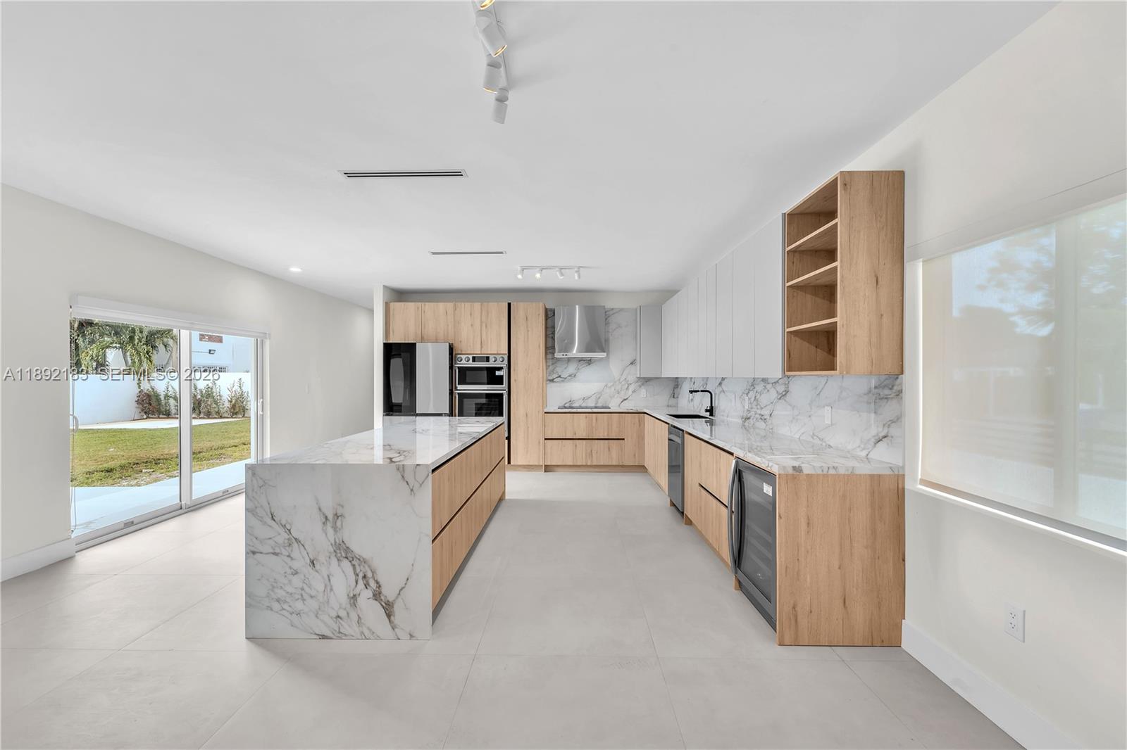 1200 SW 23rd Ct Miami, FL 33135