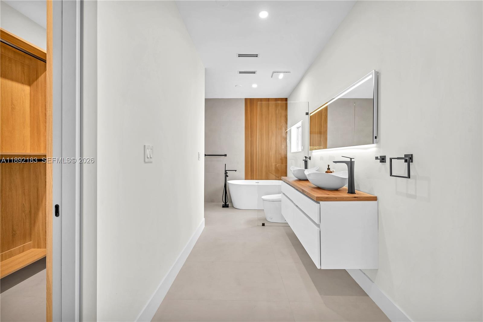 1200 SW 23rd Ct Miami, FL 33135