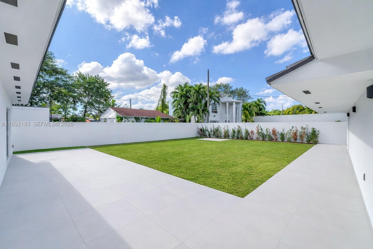 1200 SW 23rd Ct Miami, FL 33135