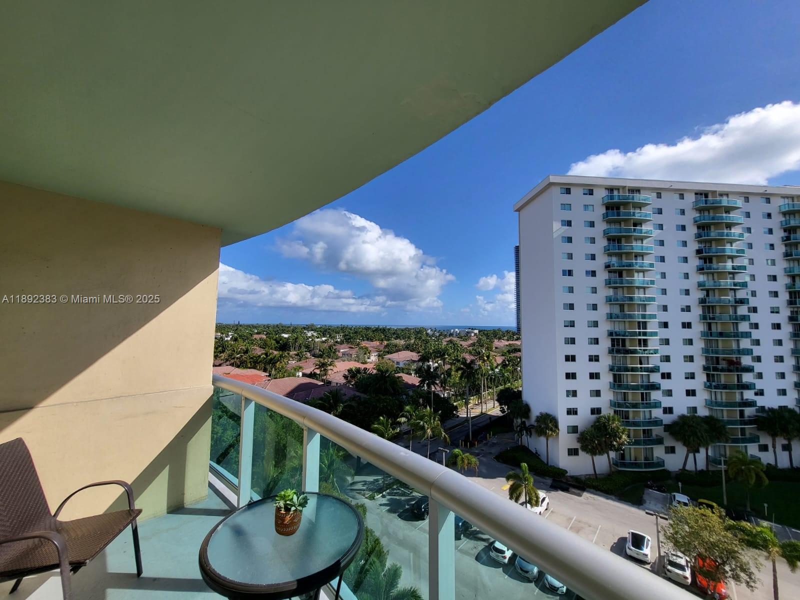 19390 Collins Ave #820