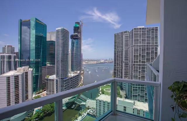 41 SE 5th St #1905 Miami, FL 33131