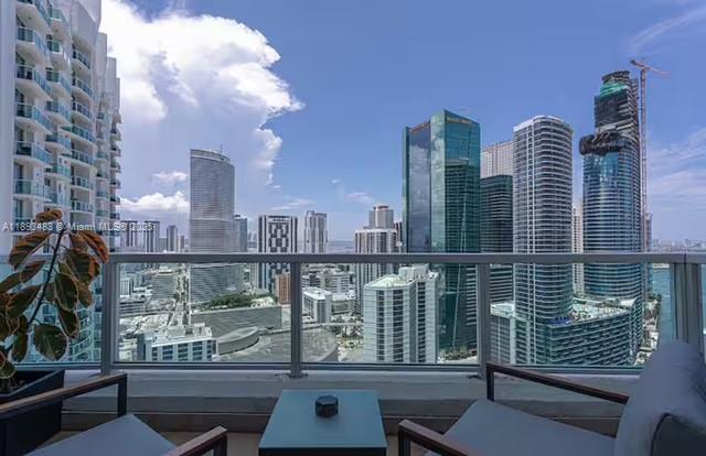 41 SE 5th St #1905 Miami, FL 33131