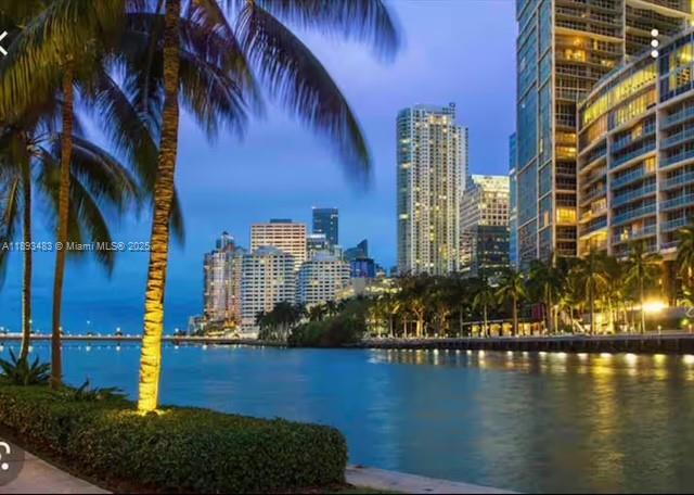 41 SE 5th St #1905 Miami, FL 33131