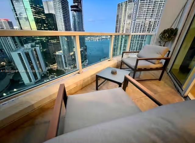 41 SE 5th St #1905 Miami, FL 33131