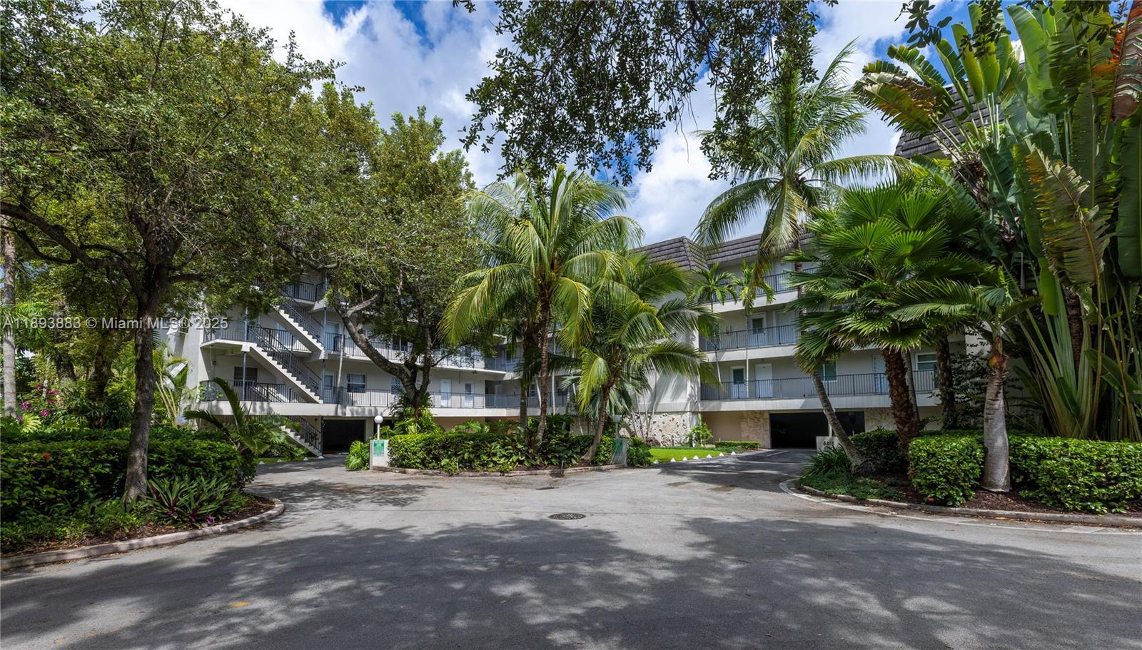 6815 Edgewater Dr #108
