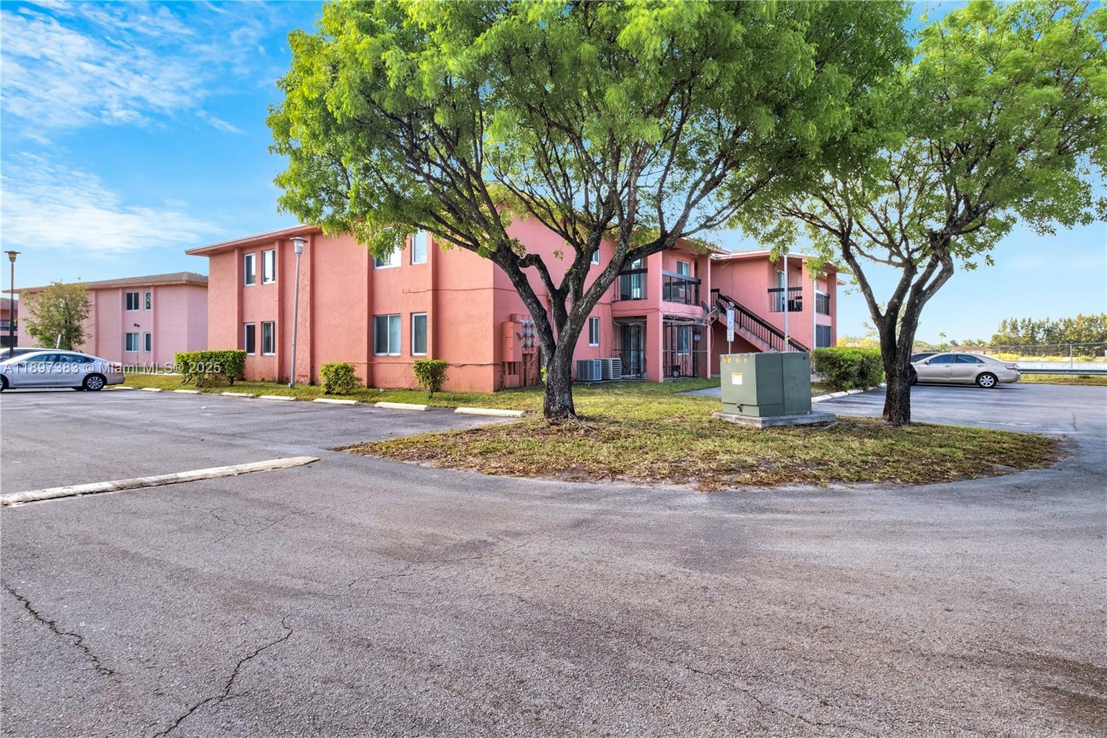 2020 NW 119th St #1122