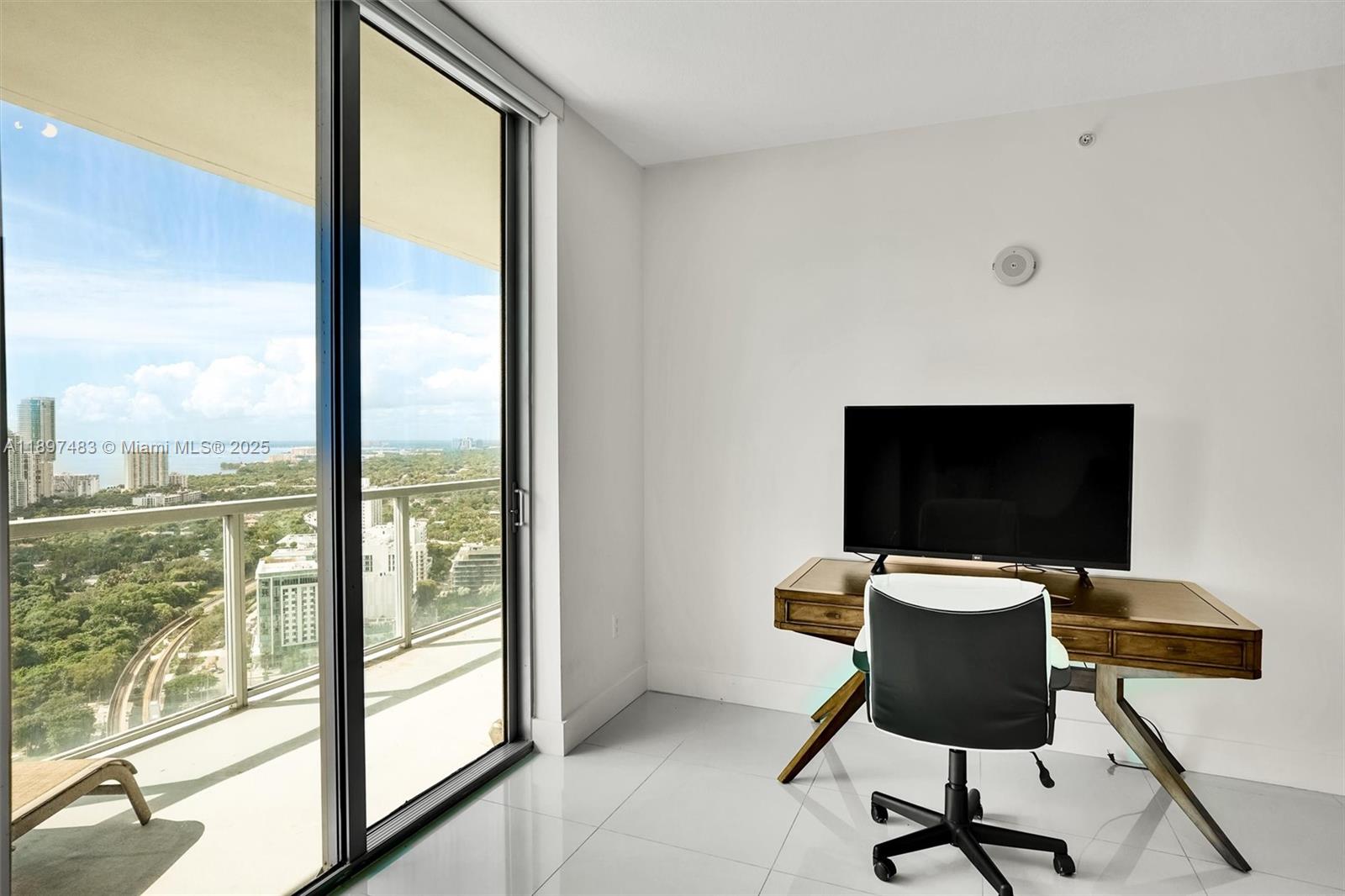 image The Axis On Brickell8