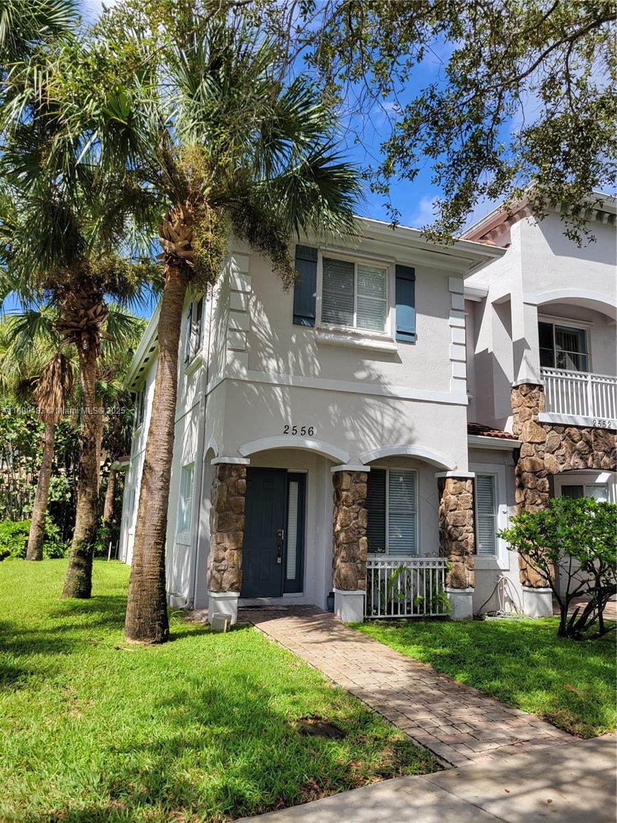 2556 SW 83rd Ave #101