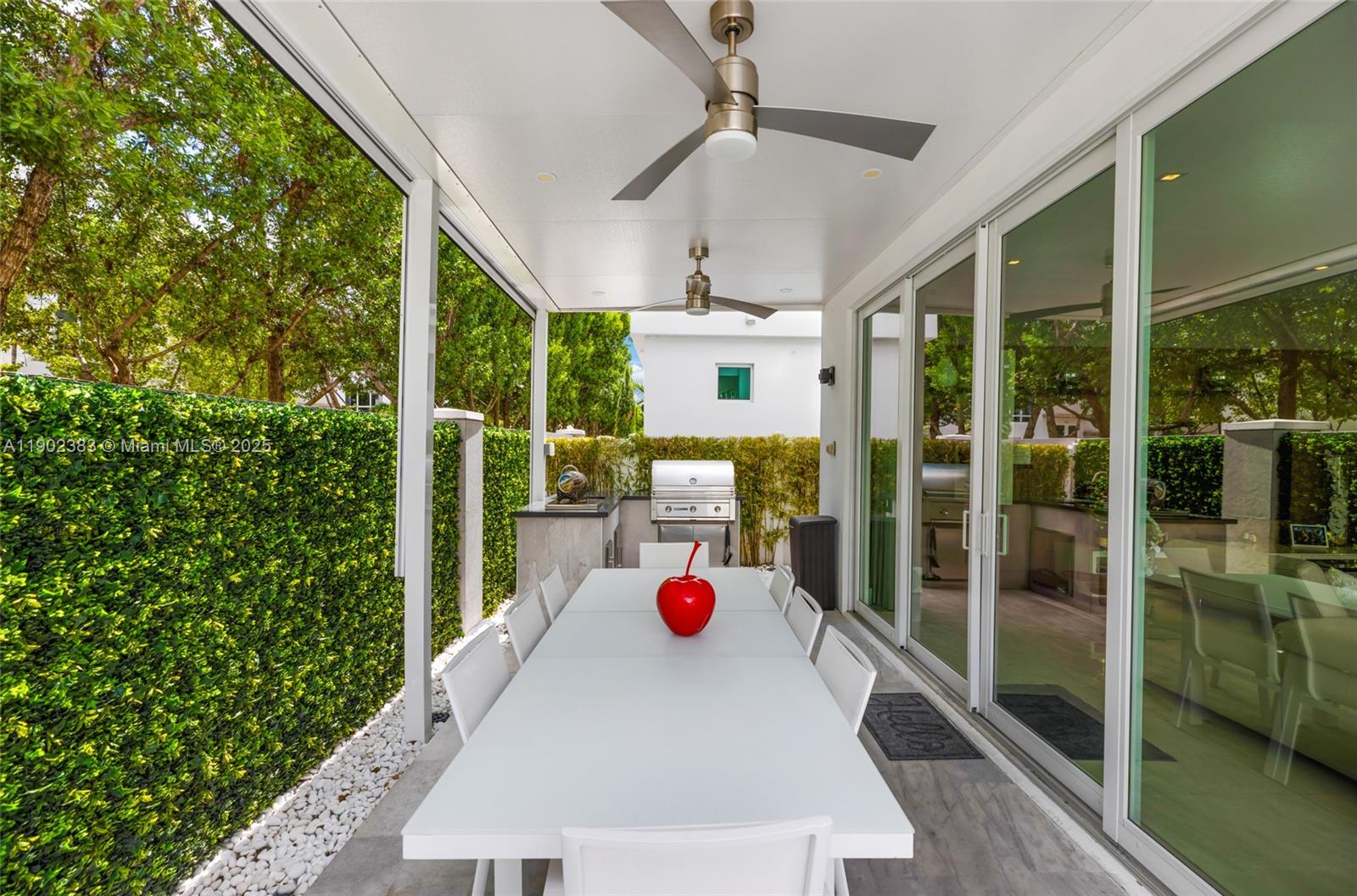 10580 NW 67th Ter Doral, FL 33178