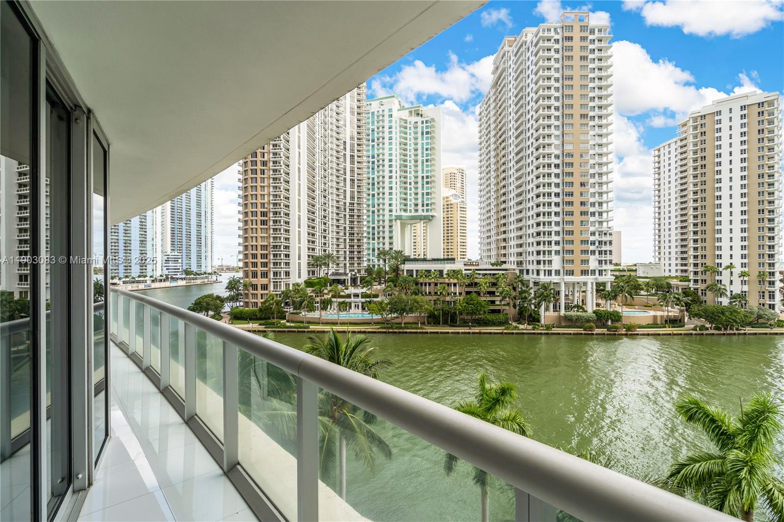 495 Brickell Ave #BAY607