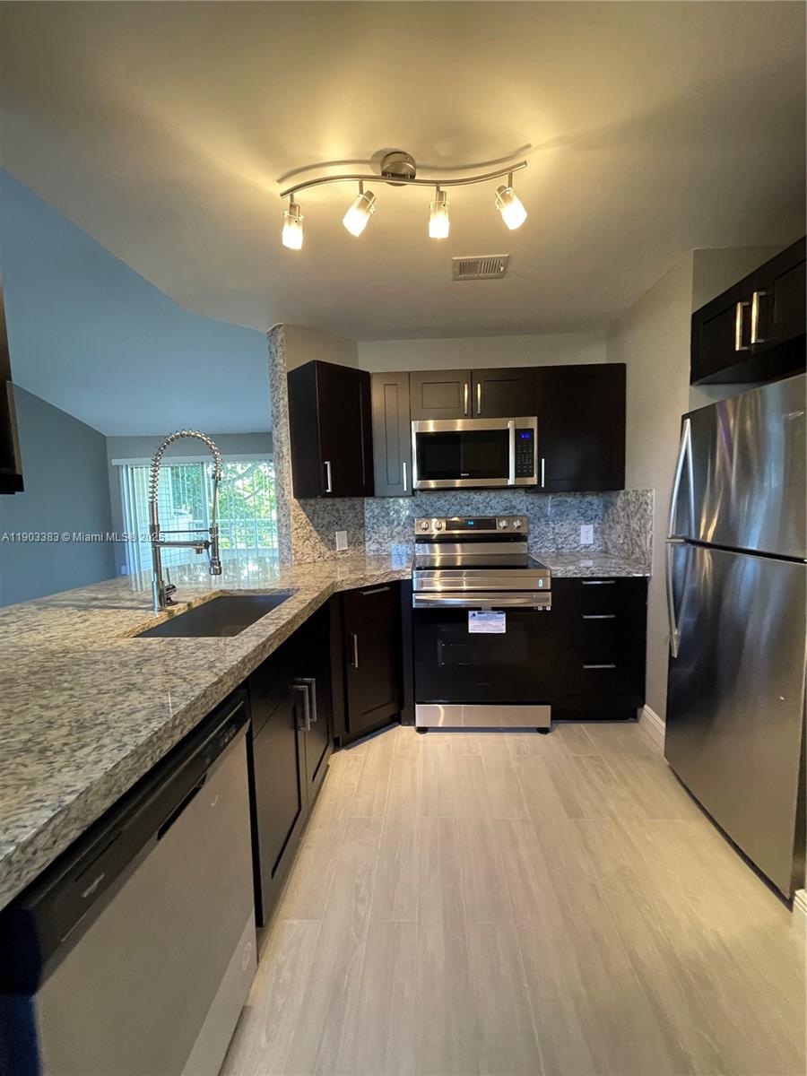 3429 NW 44th St #203