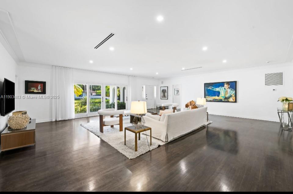 641 Island Rd Miami, FL 33137