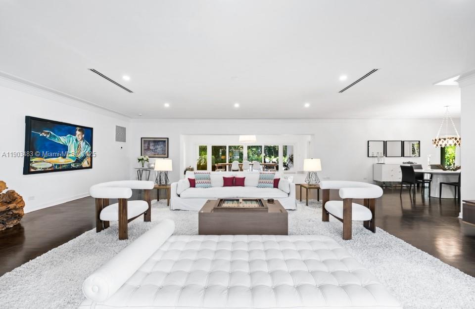 641 Island Rd Miami, FL 33137