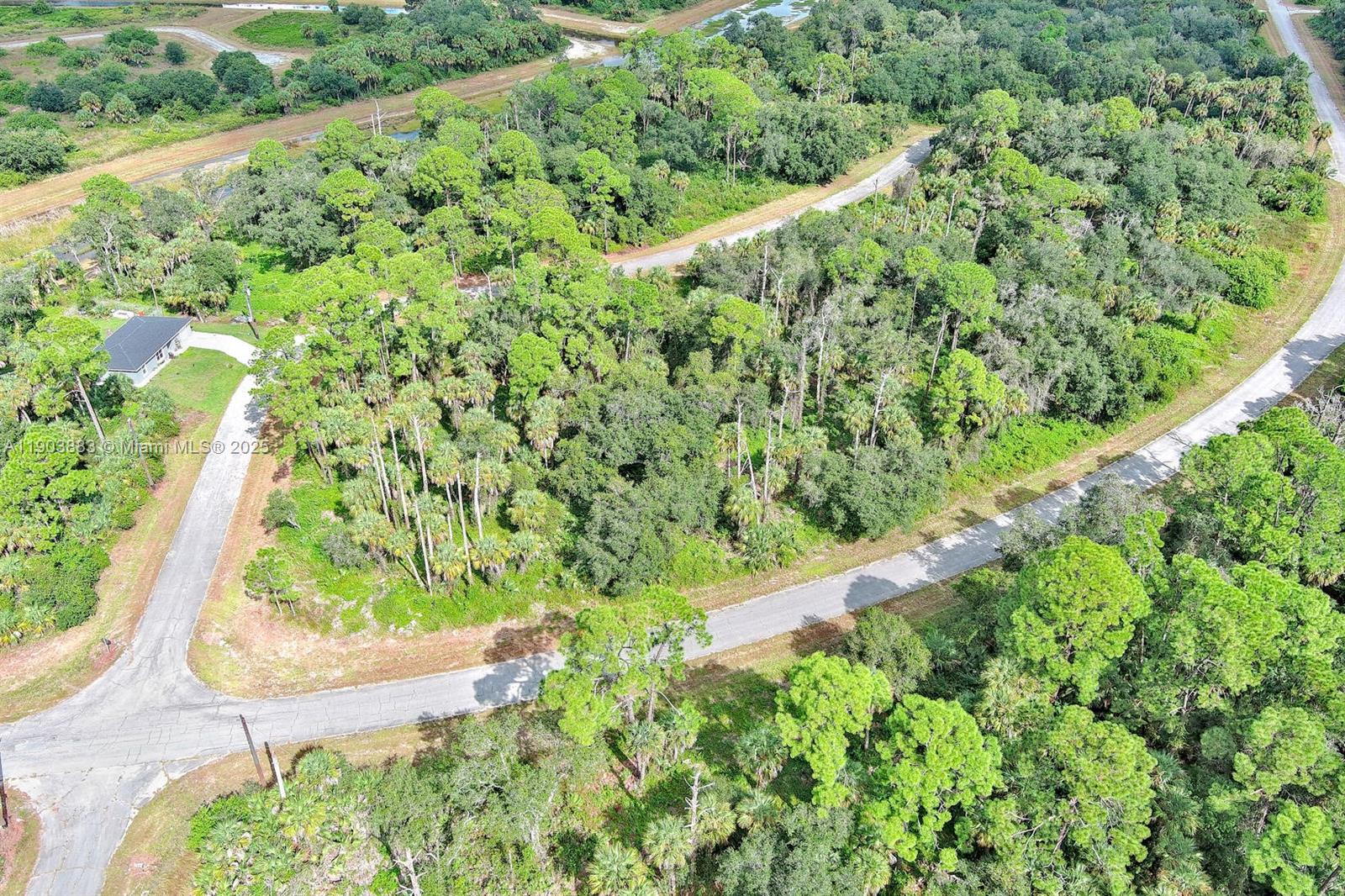 232 Sparkle Dr La Belle, FL 33935