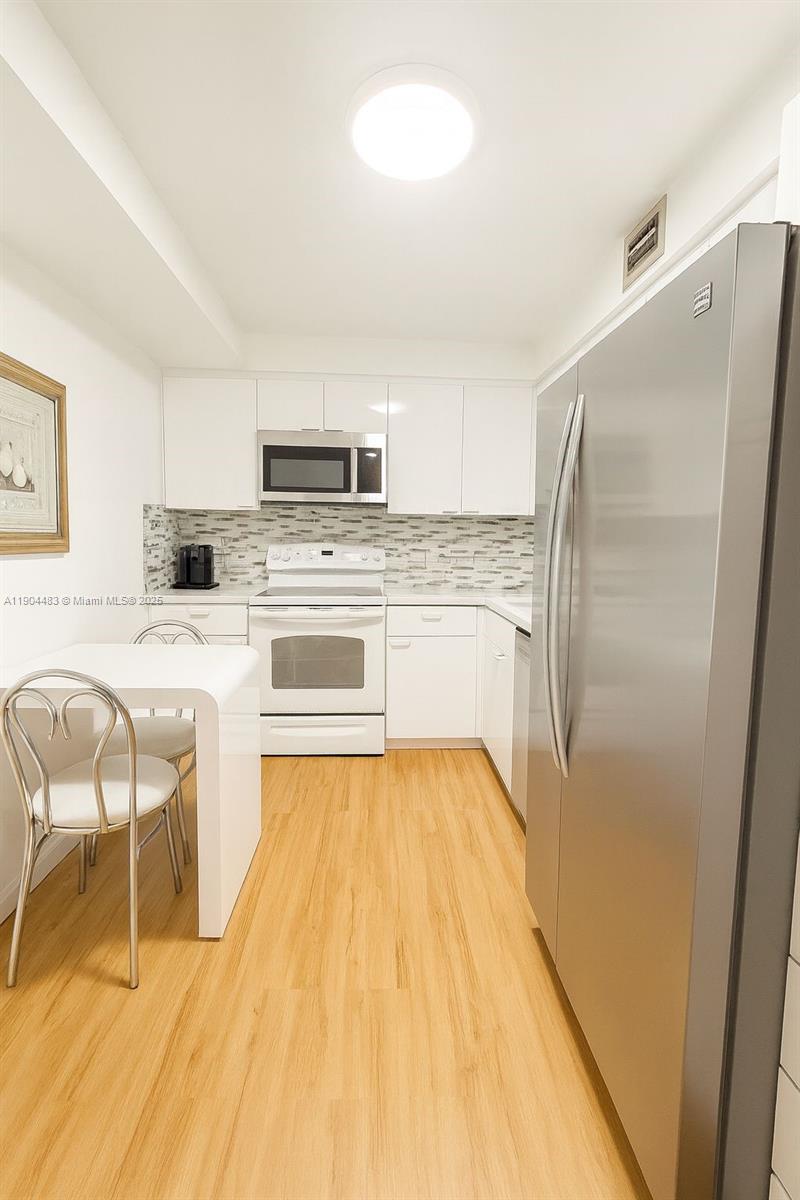 image Arlen House East3