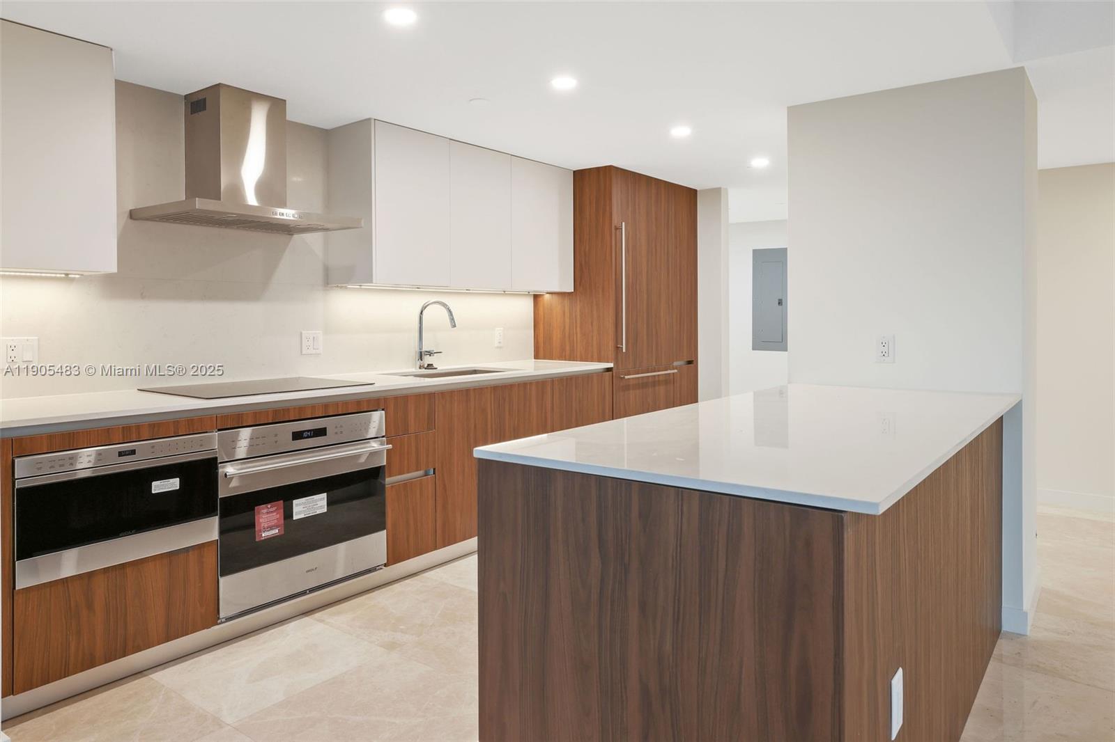 1500 Bay Rd #N-0915 Miami Beach, FL 33139