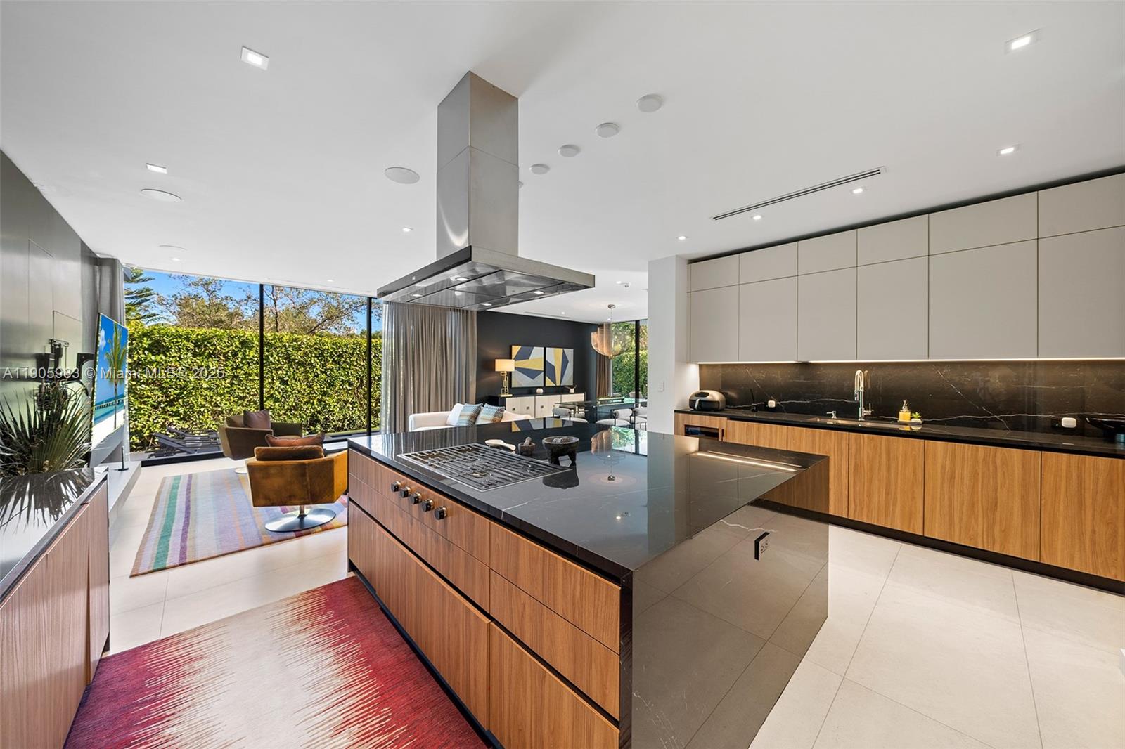 Undisclosed Address Miami Beach, FL 33140