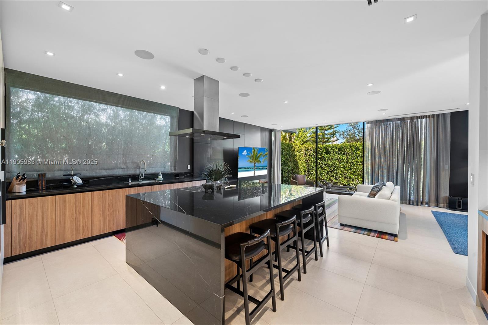 Undisclosed Address Miami Beach, FL 33140