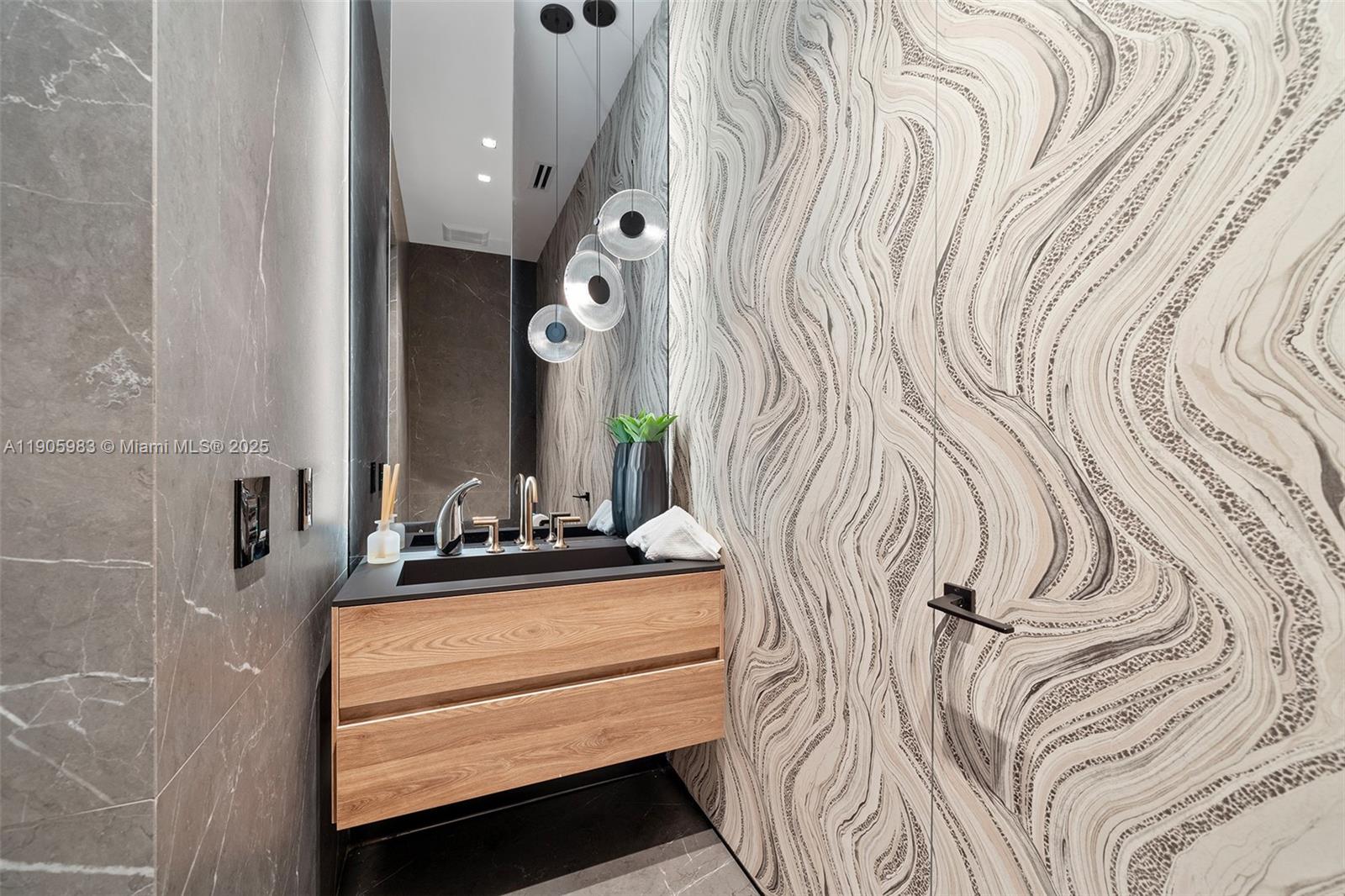 Undisclosed Address Miami Beach, FL 33140