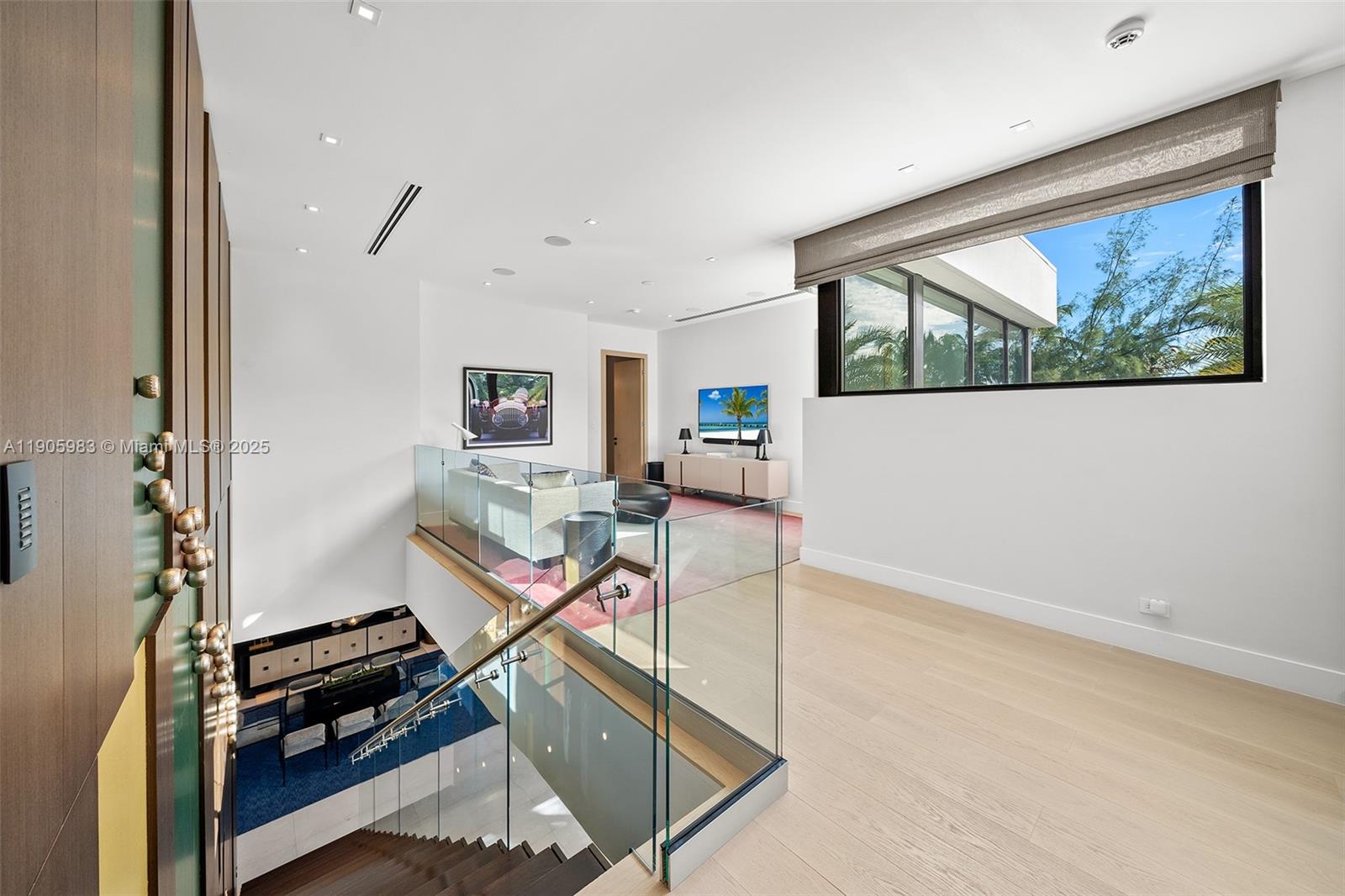 Undisclosed Address Miami Beach, FL 33140