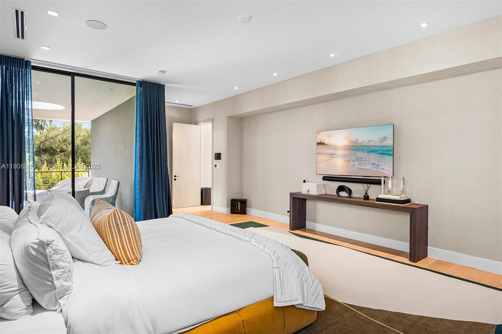 Undisclosed Address Miami Beach, FL 33140