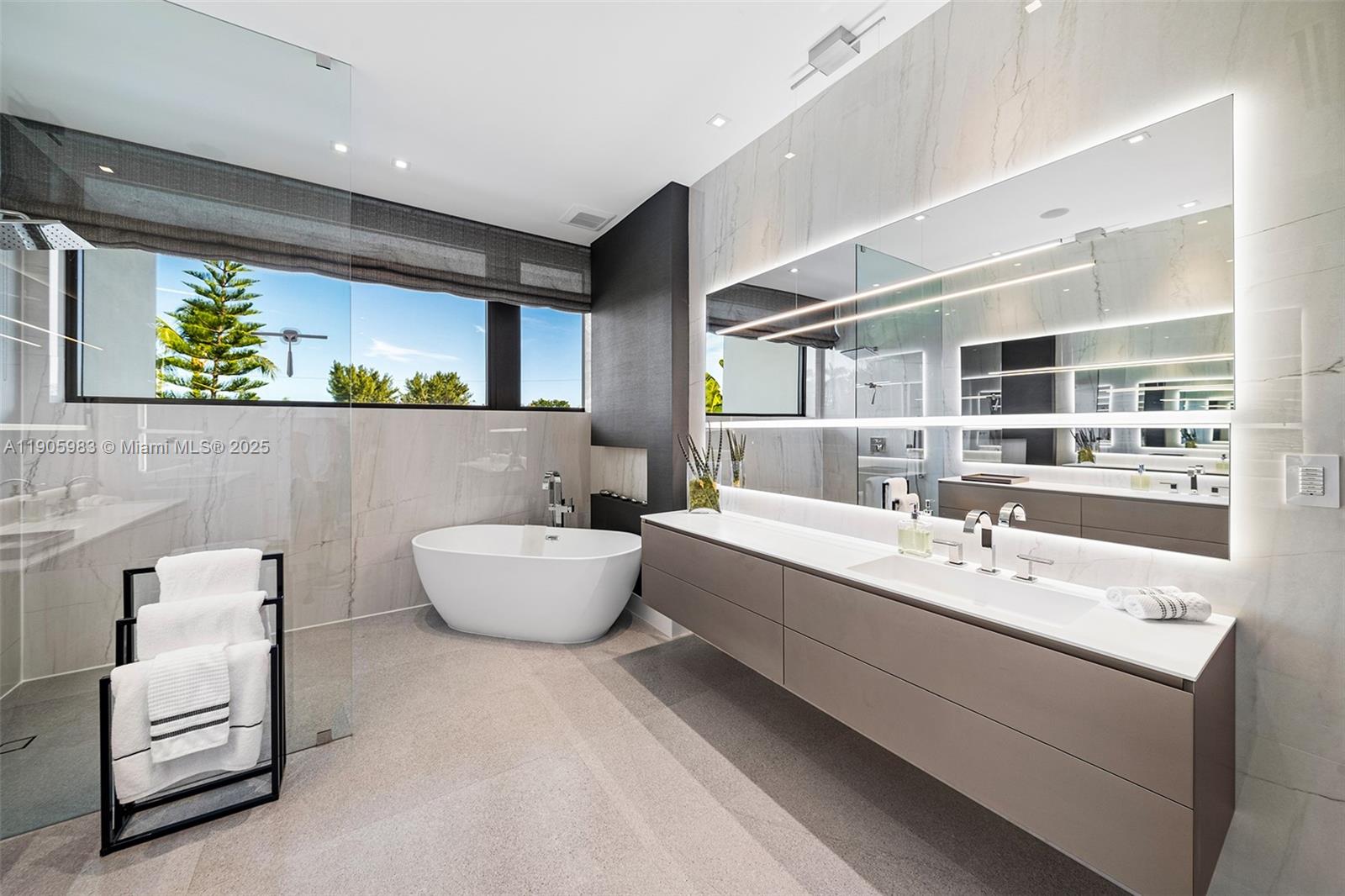 Undisclosed Address Miami Beach, FL 33140