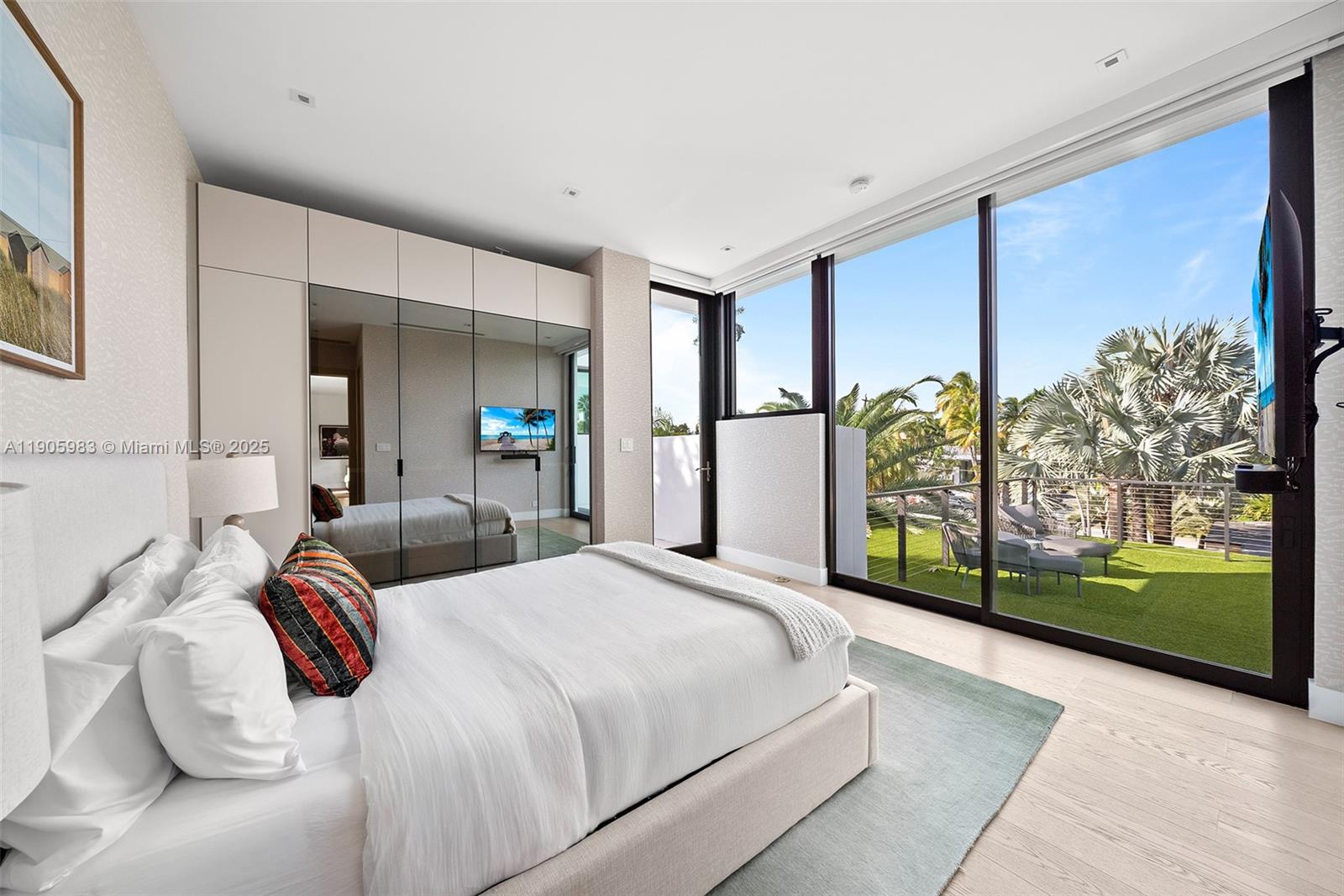 Undisclosed Address Miami Beach, FL 33140