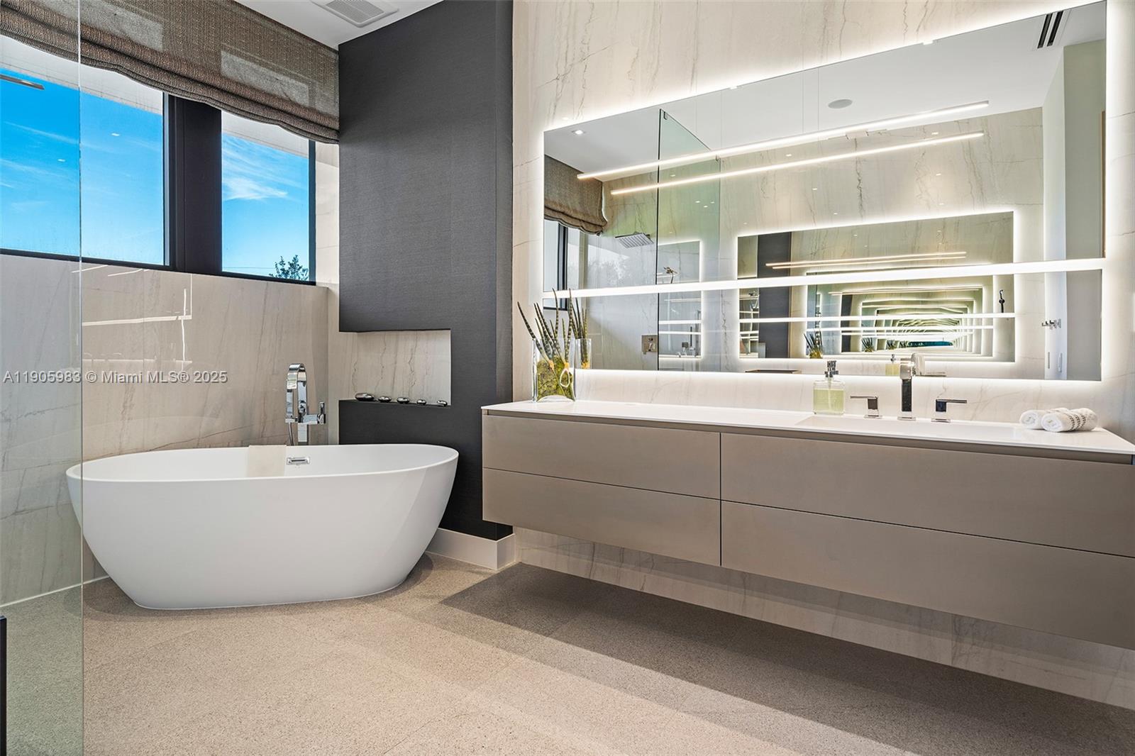 Undisclosed Address Miami Beach, FL 33140