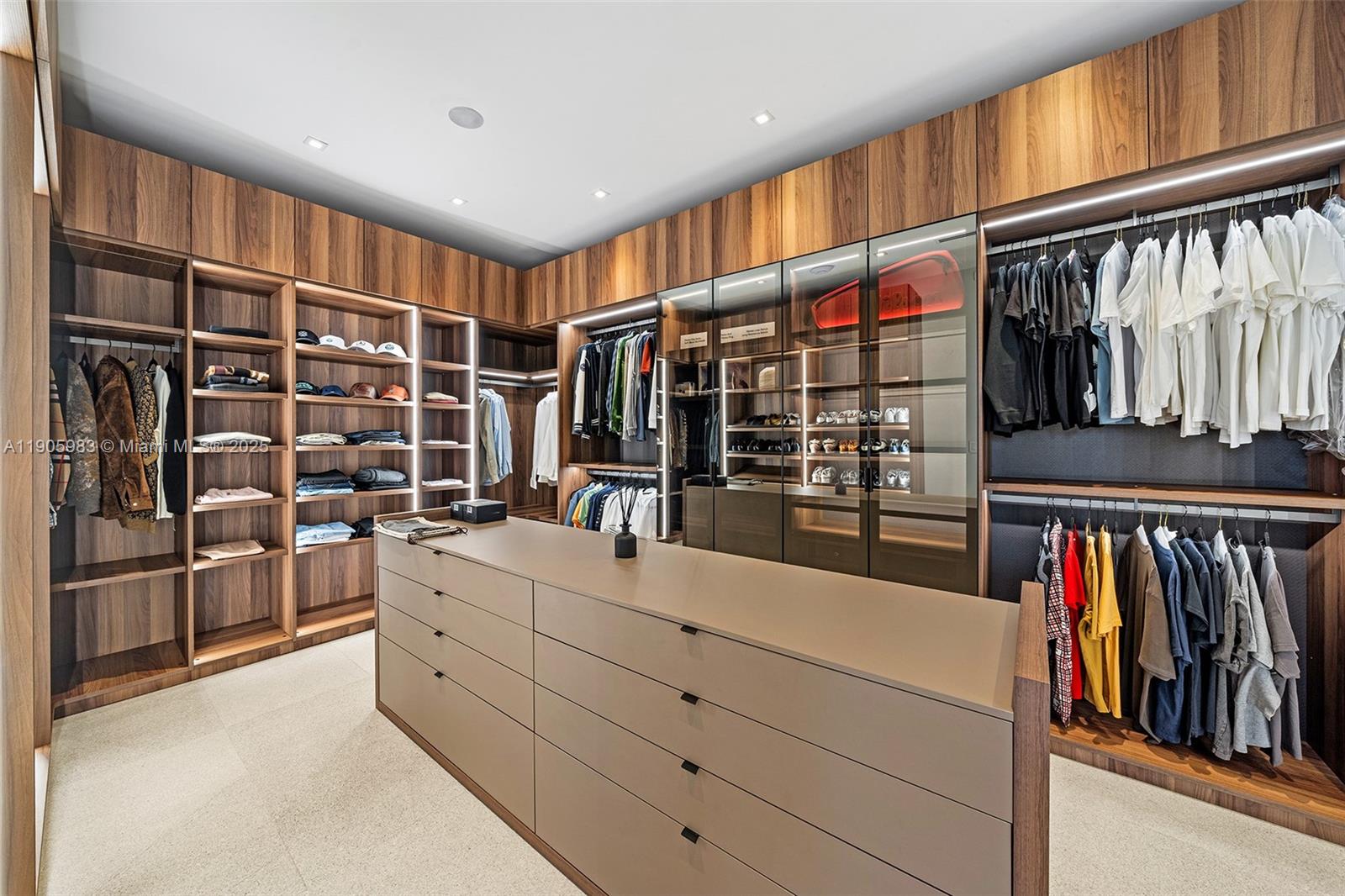 Undisclosed Address Miami Beach, FL 33140