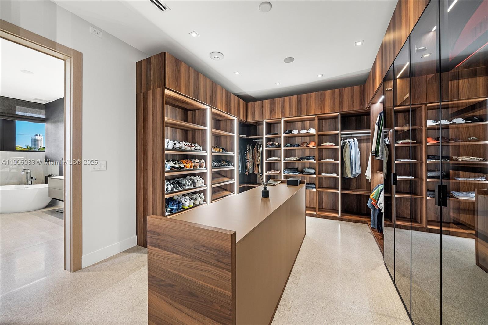 Undisclosed Address Miami Beach, FL 33140