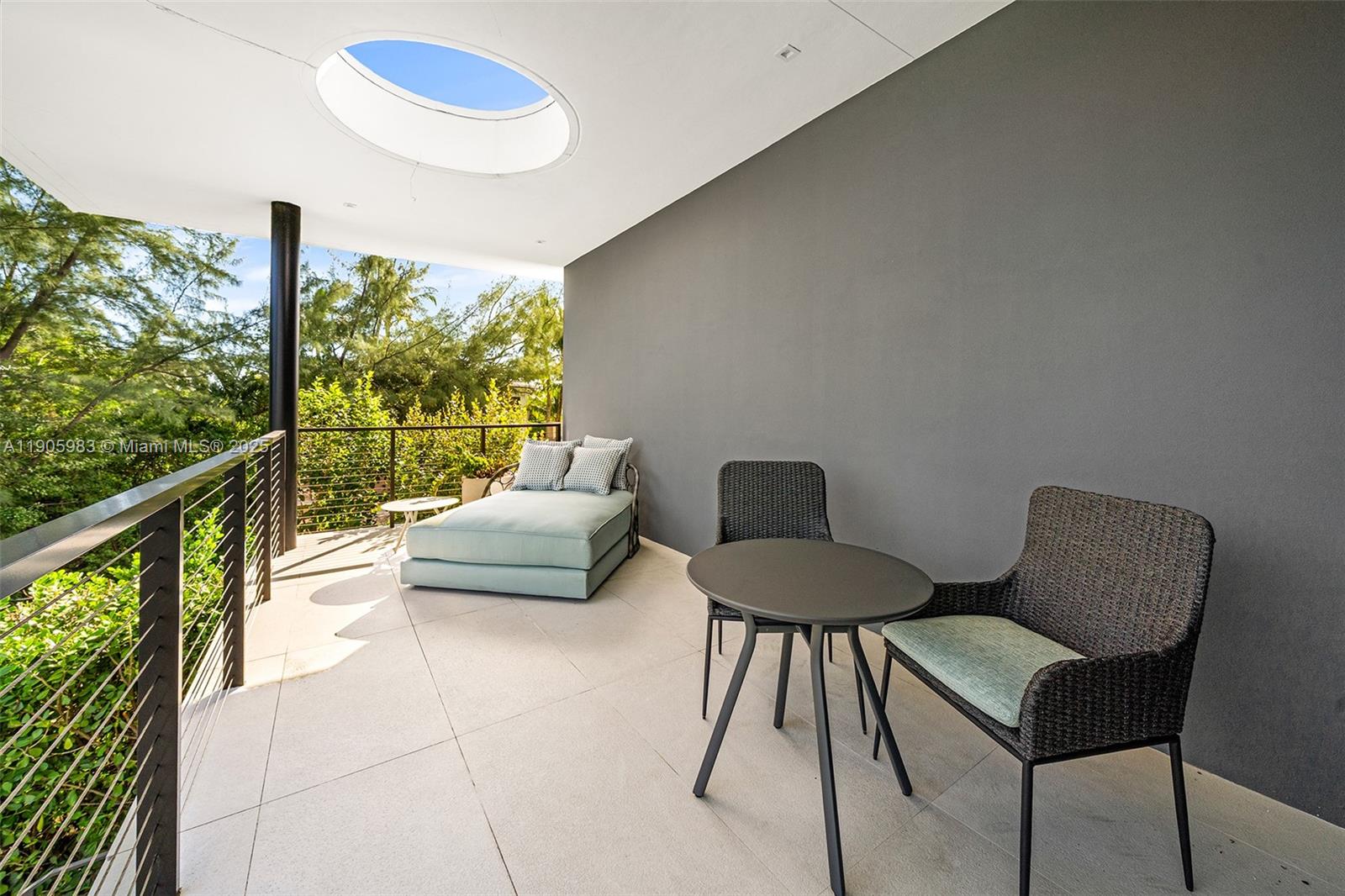 Undisclosed Address Miami Beach, FL 33140