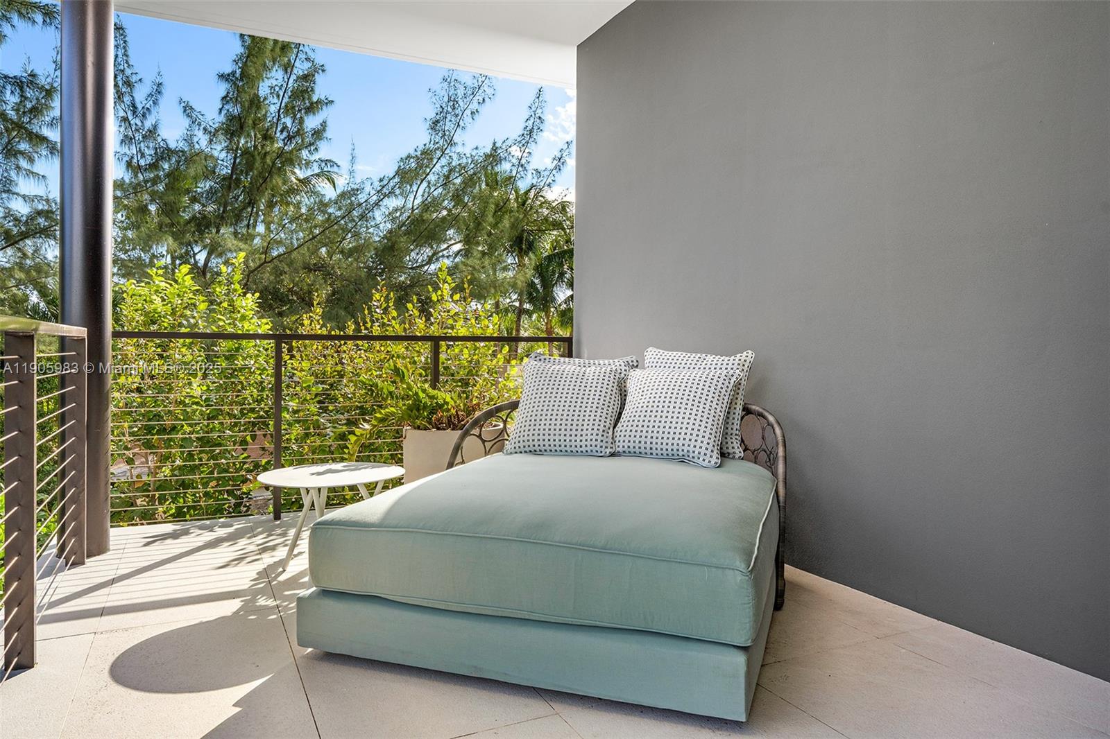 Undisclosed Address Miami Beach, FL 33140