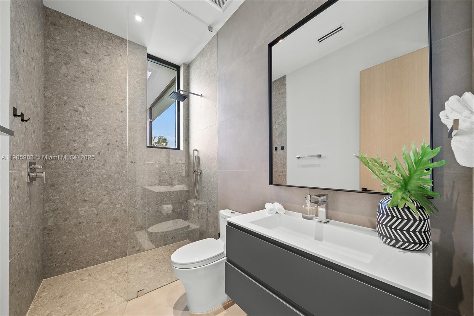 Undisclosed Address Miami Beach, FL 33140